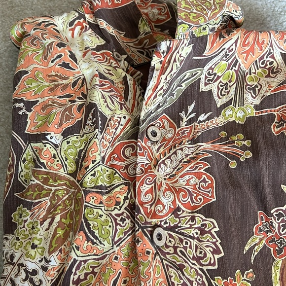 Tommy Bahama Men’s Button Down - Picture 2 of 3